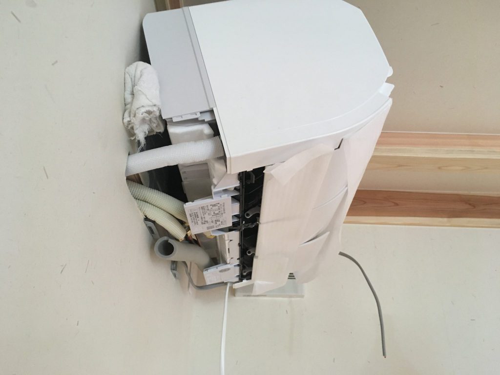 新築戸建住宅に隠蔽配管・エアコン設置